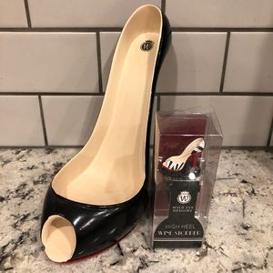 Wine bottle stand and wine stopper